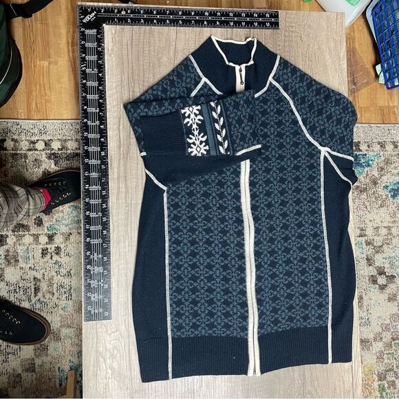 Cabela’s Blue zip up merino wool sweater - Picture 2 of 7